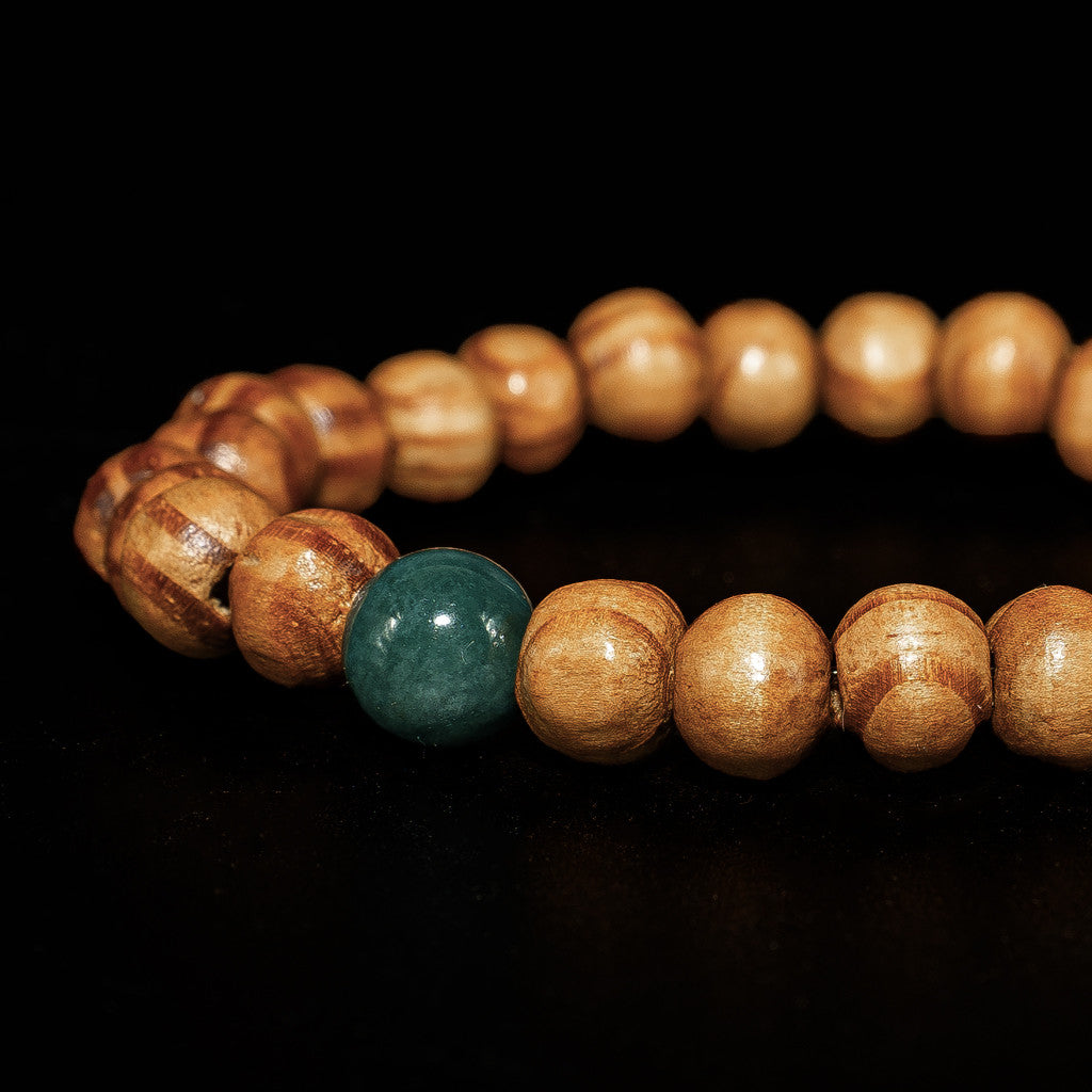 Guatemalai Kék Jádeit karkötő fa golyóval