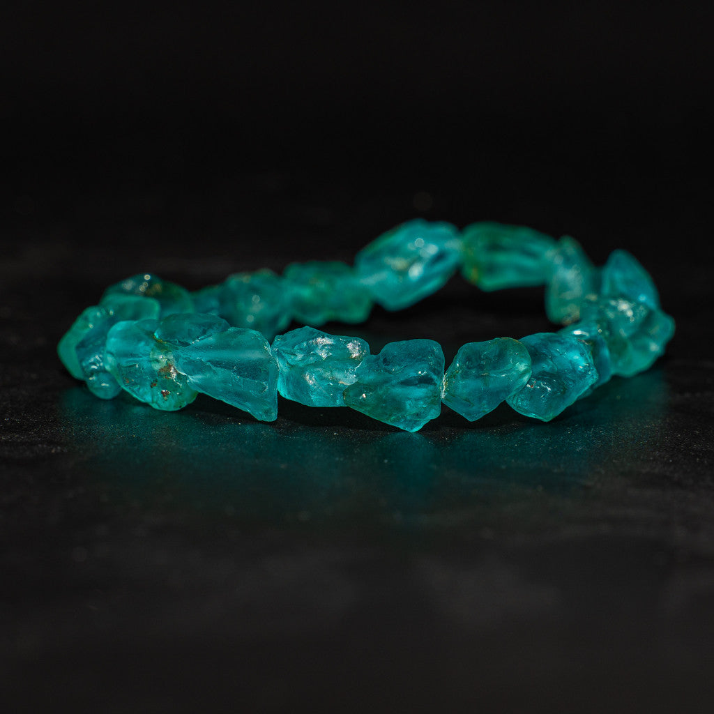 Extra minőségű Madagaszkári nyers neon Apatit karkötő