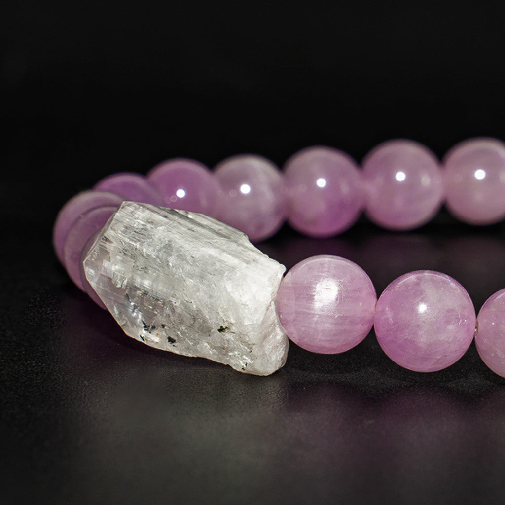 Mexikó világosrózsaszín Danburit-Kunzit egyedi karkötő