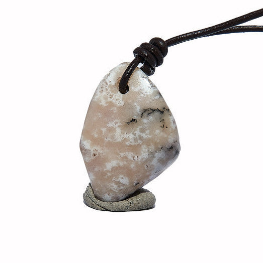 Madagaszkári freeform Merlinit / Dendrites Opál medál III