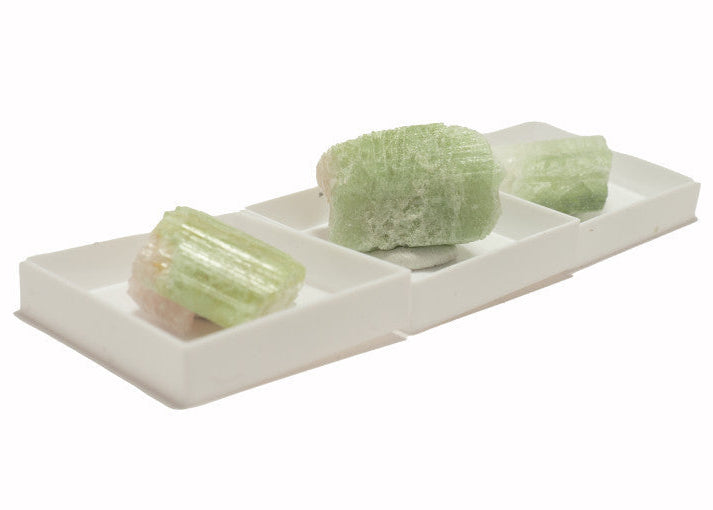 Brazíliai világos zöld Turmalin dobozban