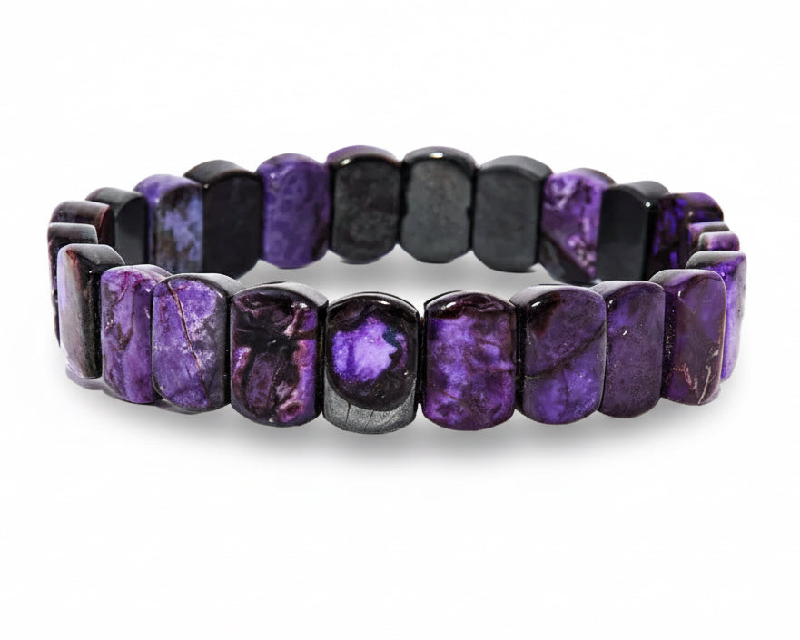 Egyedi csiszolású Dél Afrikai Szugilit karkötő