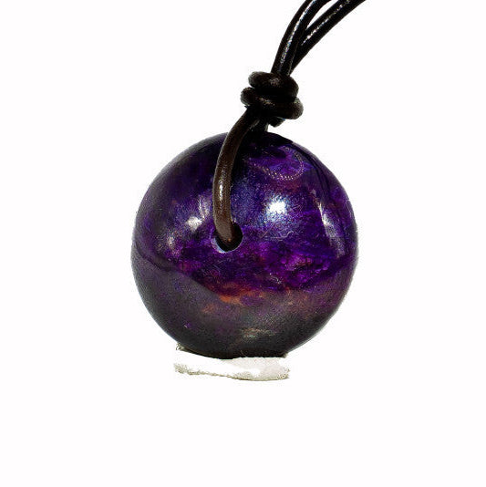 Egyedi csiszolású Dél Afrikai Szugilit medál