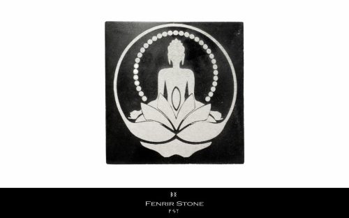Marokkói Szatén Gipsz Buddha lótusz virágon négyzet-szaten-gipsz-buddha-lotusz-negyzet-ma